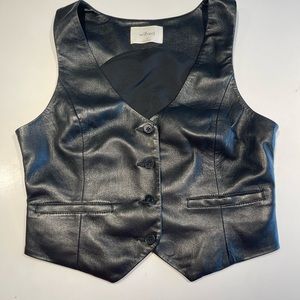 Wilfred Desire vest (Vegan Leather)